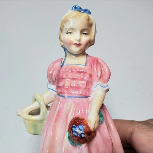 Royal Doulton Tinkle Bell Porcelain Figurine 1677 Vintage - Picture 11 of 11